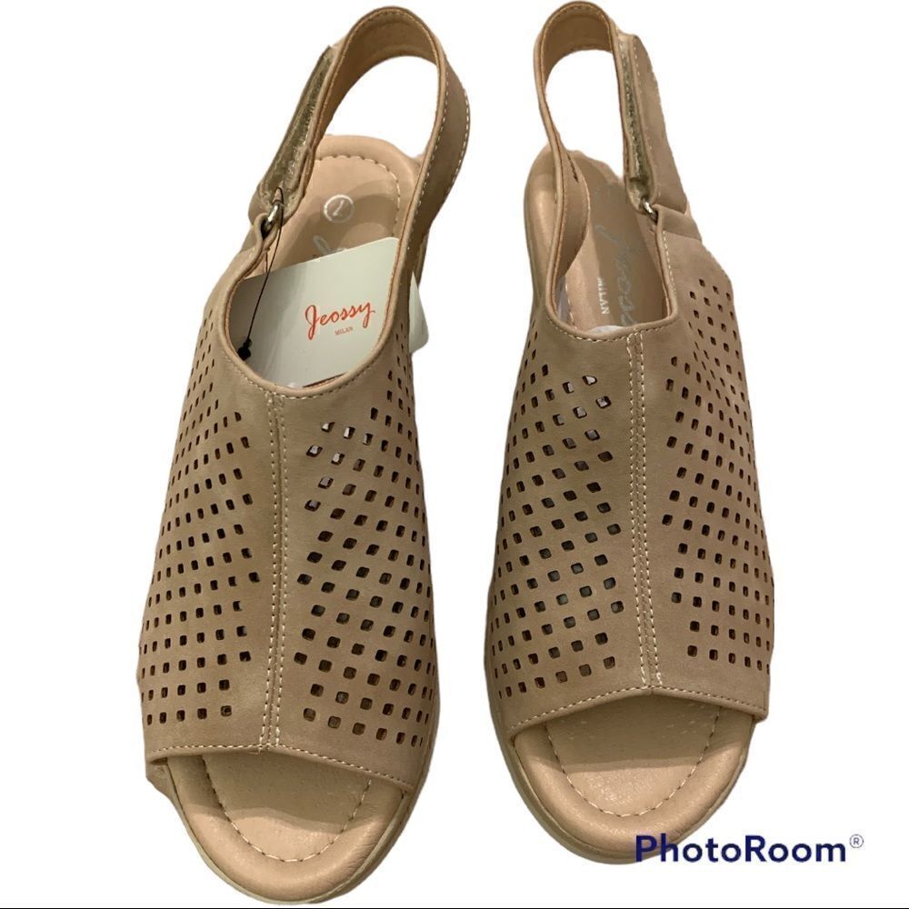 Jeossy woman’s platform sandal nude size 7